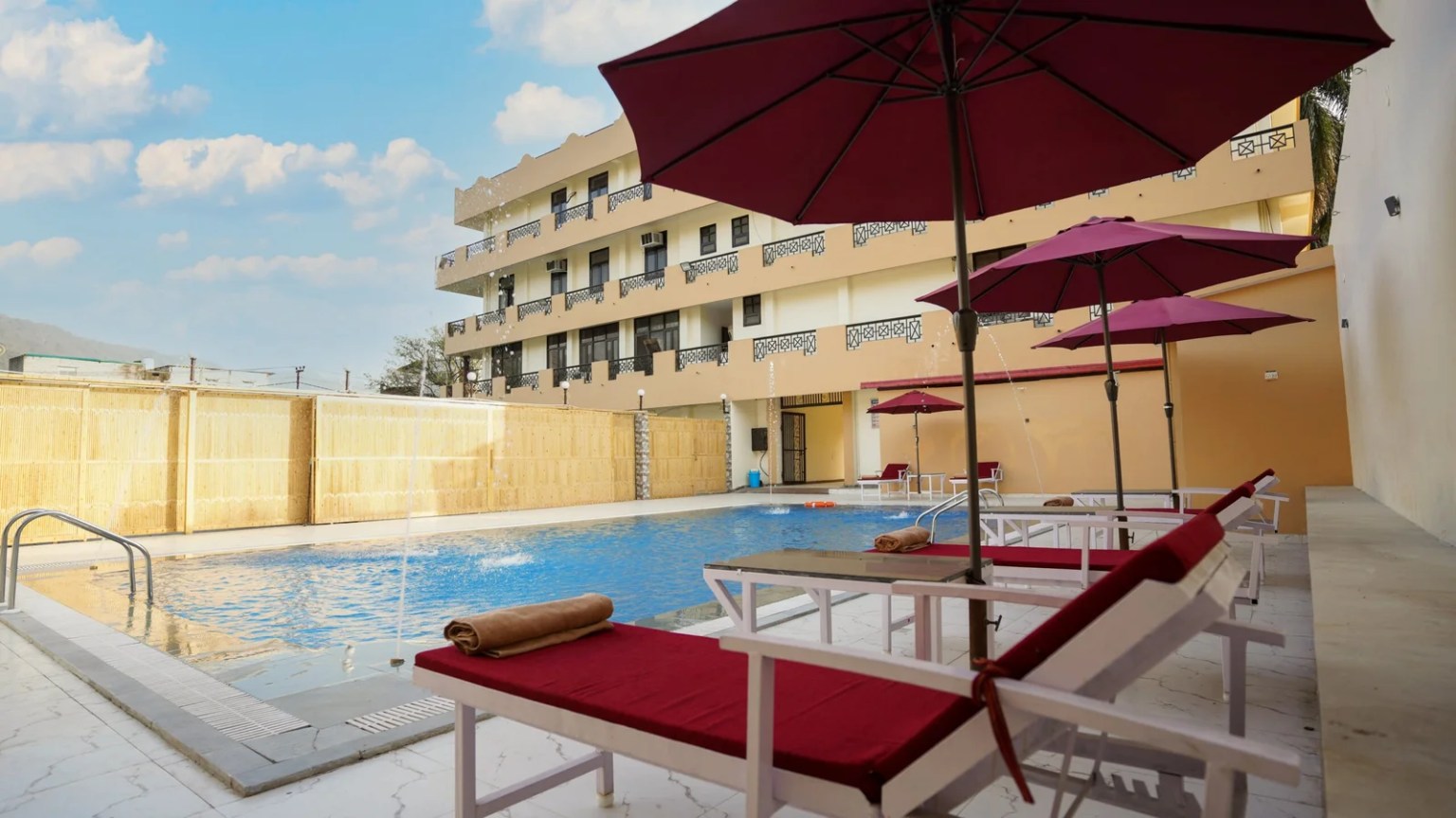 hotel neeraj bhawan